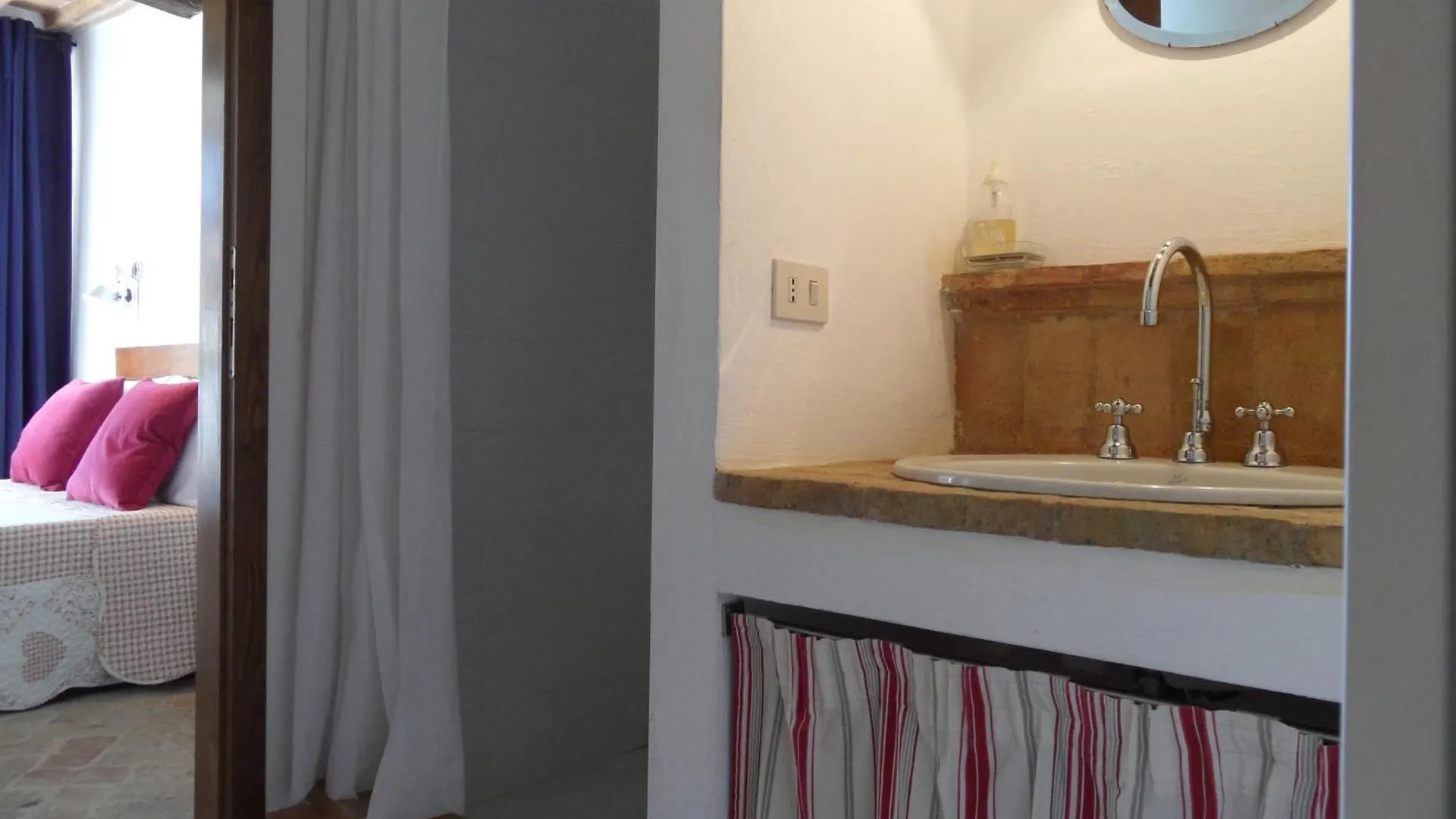 Un Giardino Nel Tufo Bed & Breakfast Pitigliano